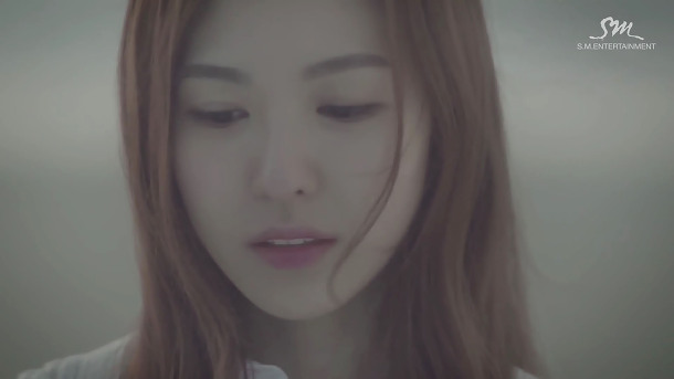 파일:슬픔속웬디1.jpg