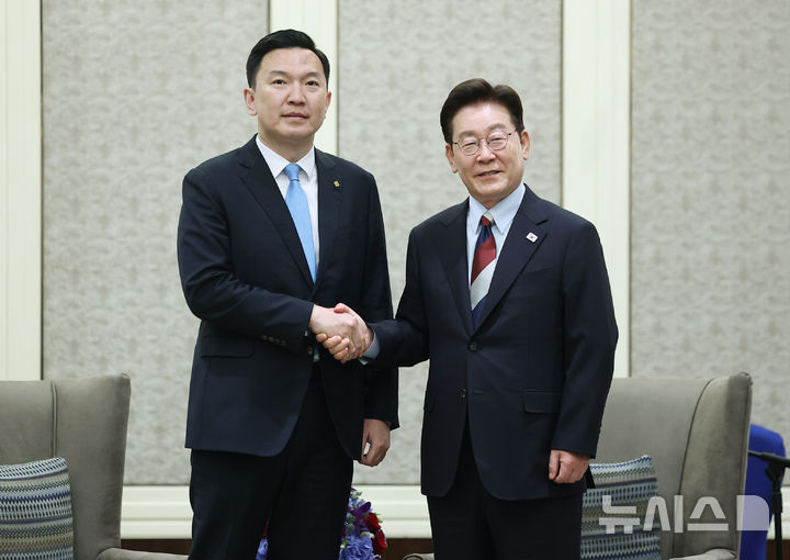 파일:이재명 우츠랄.jpg
