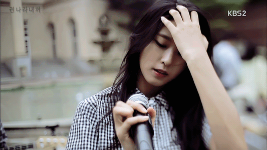 파일:설현머리넘.gif