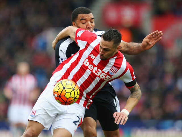 파일:Stoke-city-watford-geoff-cameron-troy-deeney.jpg