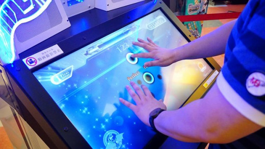 파일:Cytus 오메가 2.jpg