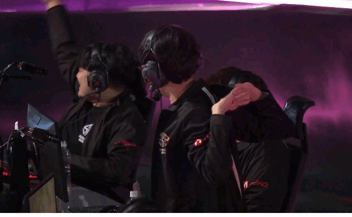 파일:나는뻑큐.gif