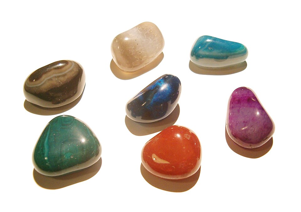 파일:Agates varying colours.jpg