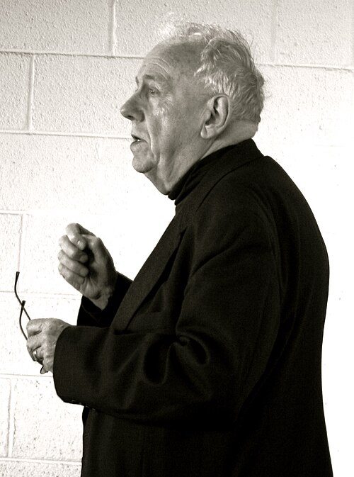 파일:Alasdair MacIntyre.jpg