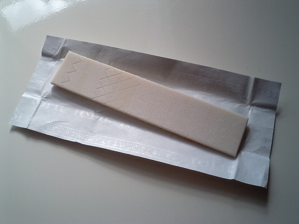 파일:Chewing gum stick.jpg