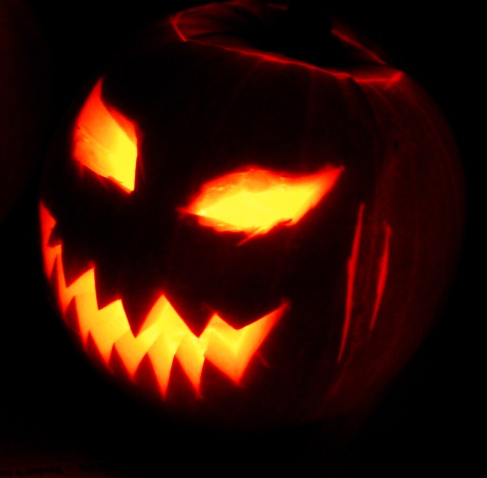 파일:Jack-o'-Lantern 2003-10-31.jpg