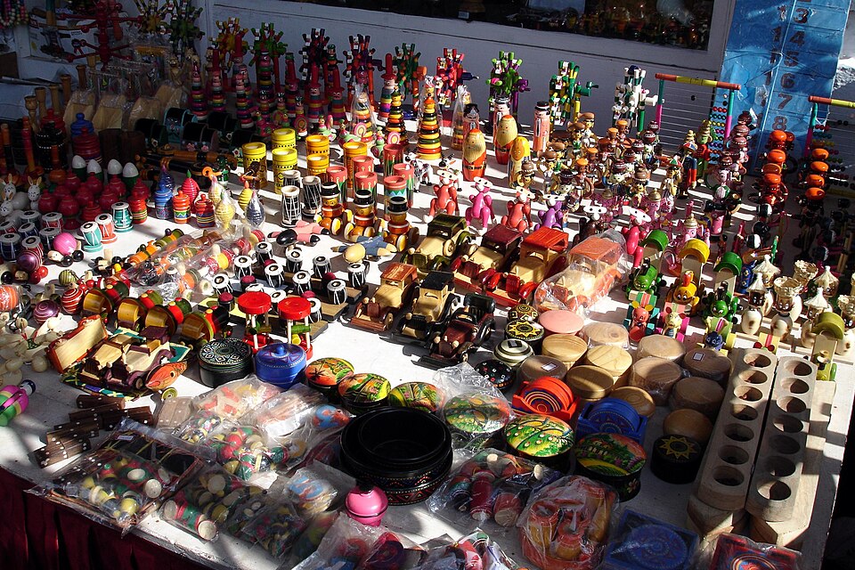 파일:Wooden toys.JPG