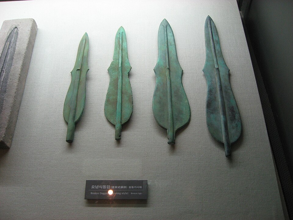 파일:Bronze dagger.jpg