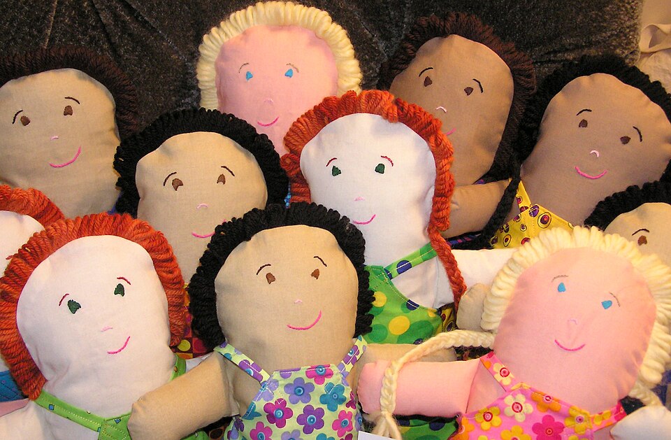 파일:Hand made dolls.jpg