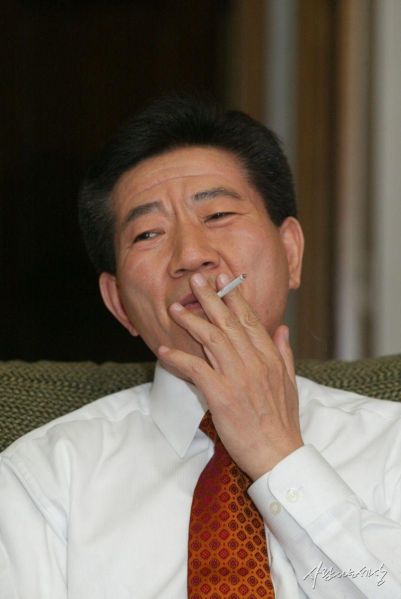 파일:노짱 담배.jpg