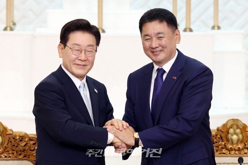 파일:이재명 후렐수흐.jpg