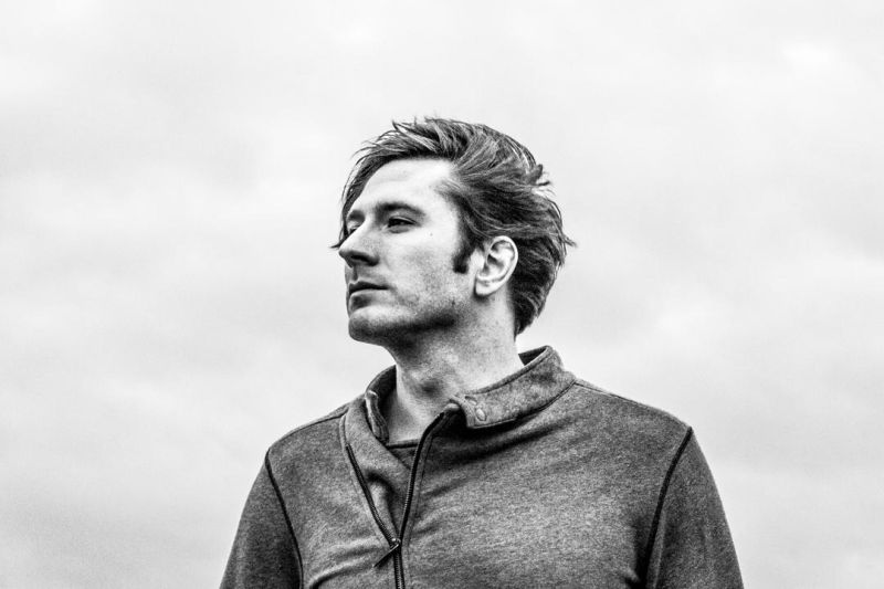 파일:Adam Young3.jpg