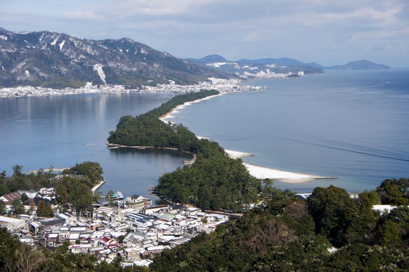 파일:Amanohashidate view from Mt Moju02s3s4592.jpg