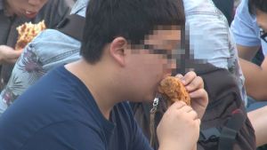 치킨도 맛있어.jpg