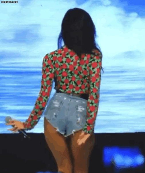 파일:설현 뒷태....gif